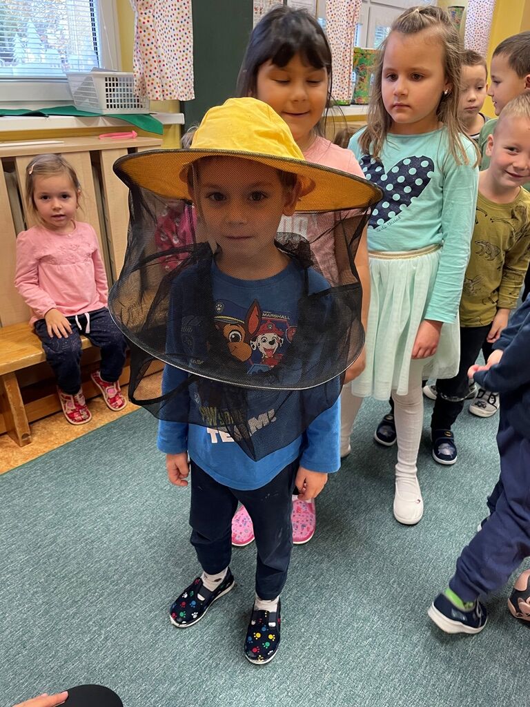 FC4D75E6-B541-451C-B0A3-8032CB68FEC2