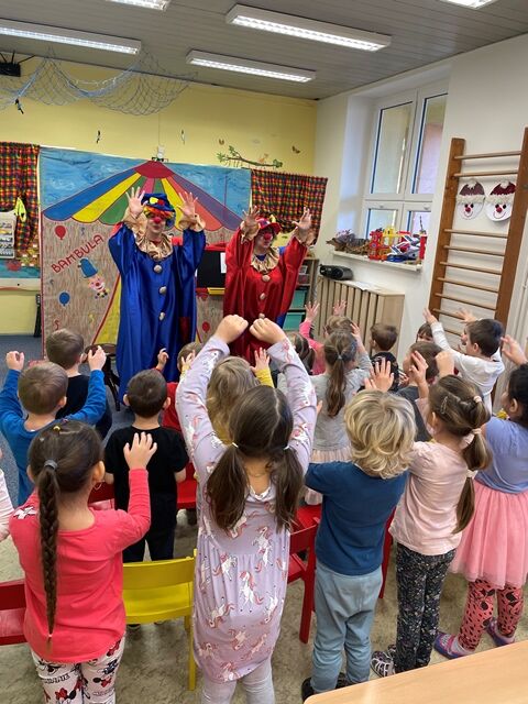 16B33E79-536A-4907-ABDE-A19D09CC9E65