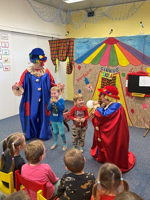 315EF373-0BD3-4471-B65E-58624A9F519F