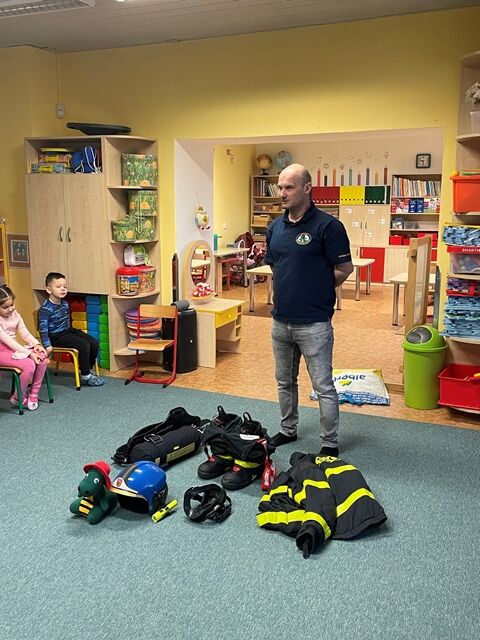 B0D92B92-F8BC-41A2-AB6A-3B0F3394BB0A