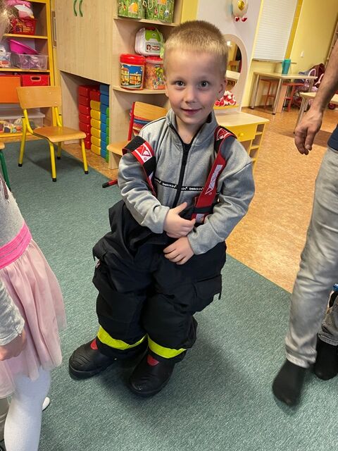 F5546B8A-4BF7-4C37-8C19-CE6FFFE752D9