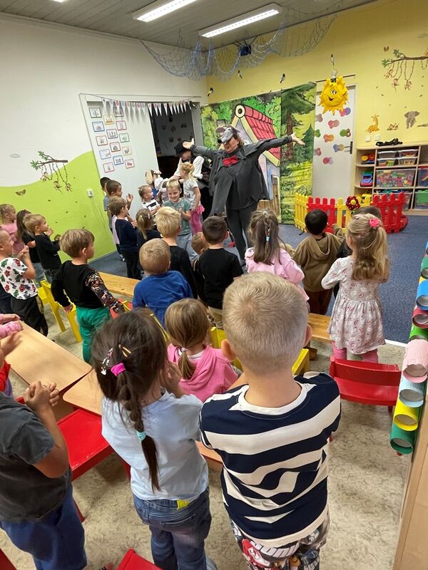 E2029B69-C788-4709-AAEE-B22AF58500AB