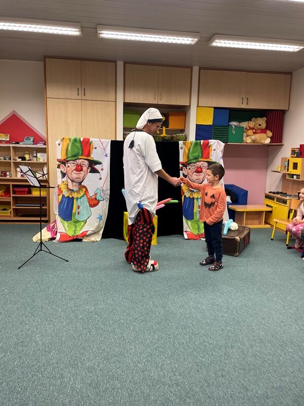 34FC41DA-2F30-45A1-8BDE-A554B3B0867C