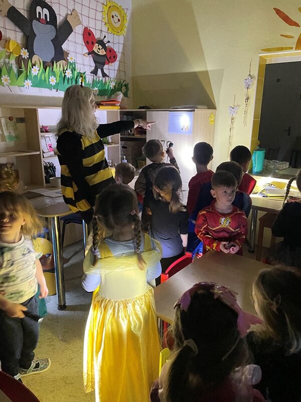 95215982-5833-424C-929C-45B15FF3A036