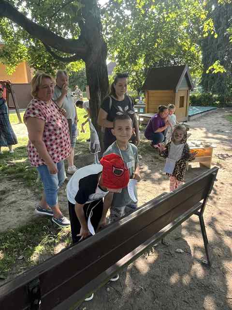 52D339E2-2090-4E32-B3D9-1DCD29E53605