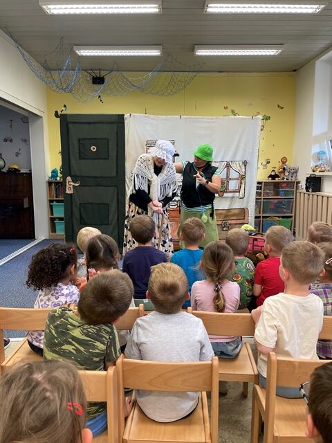 D1DBA58D-056B-42AF-AEE2-45E3812A7CEE